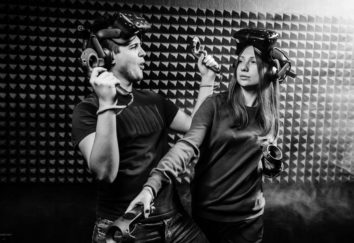 VR Puzzles and Escape Rooms